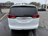 Used 2018 Chrysler Pacifica Touring-L image 5