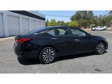 Used 2024 Nissan Altima 2.5 SV image 3