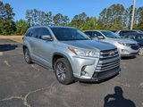 Used 2017 Toyota Highlander XLE image 3