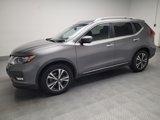 Used 2018 Nissan Rogue SL image 2