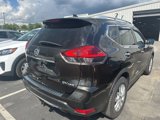 Used 2017 Nissan Rogue SV image 4