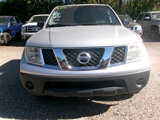 Used 2008 Nissan Frontier SE image 2