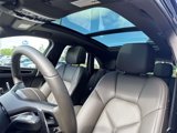 Certified 2024 Porsche Macan image 5