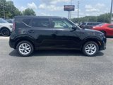 Used 2025 Kia Soul LX w/ LX Technology Package image 2