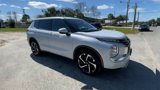 Used 2024 Mitsubishi Outlander SE image 2