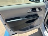 Used 2023 Chrysler Pacifica Touring-L image 6