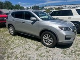 Used 2018 Nissan Rogue SV image 2