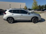 Used 2018 Nissan Rogue SL image 2