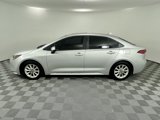 Used 2020 Toyota Corolla LE image 2