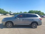 Used 2018 Mitsubishi Outlander SE image 2