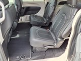 Used 2020 Chrysler Pacifica Touring-L image 5