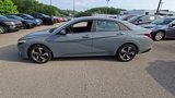 Used 2023 Hyundai Elantra SEL w/ Convenience Package image 3