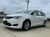 Used 2017 Chrysler Pacifica Limited w/ Advanced Safetytec Group image 4