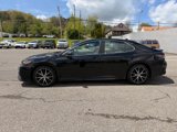 Used 2023 Toyota Camry SE image 3