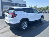 New 2024 GMC Terrain SLE w/ Driver Convenience Package image 3