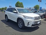 Used 2019 Toyota Highlander XLE image 3