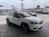 Used 2022 Jeep Cherokee Limited w/ Elite Package image 3