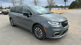 New 2025 Chrysler Pacifica Select image 5
