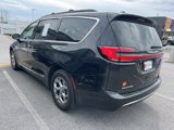 Used 2023 Chrysler Pacifica Limited image 2