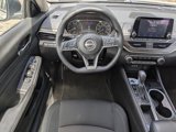 Used 2024 Nissan Altima 2.5 SV image 4