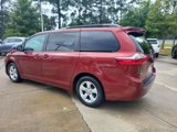 Certified 2017 Toyota Sienna LE image 3