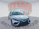 Certified 2022 Toyota Camry SE image 3