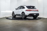 Certified 2022 Porsche Macan image 3