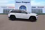 New 2025 Jeep Grand Cherokee Altitude image 2