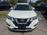 Used 2018 Nissan Rogue SV image 2