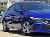 Used 2024 Hyundai Elantra SE image 3