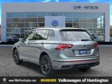 Certified 2022 Volkswagen Tiguan SE R-Line image 4