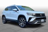 Certified 2022 Volkswagen Taos SE w/ Panoramic Sunroof Package image 2