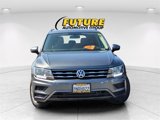 Used 2018 Volkswagen Tiguan SE w/ Panoramic Sunroof Package image 2
