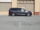 Used 2017 Chrysler Pacifica Touring-L image 3