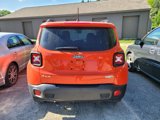 Used 2017 Jeep Renegade Latitude w/ Popular Equipment Group image 4