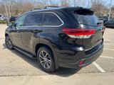 Used 2019 Toyota Highlander XLE image 4