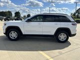New 2024 Jeep Grand Cherokee Laredo w/ Luxury Tech Group I image 4