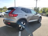 Certified 2022 Volvo XC40 T5 Momentum w/ Premium Package image 4