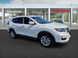Used 2020 Nissan Rogue SV image 2