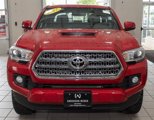 Used 2017 Toyota Tacoma TRD Sport image 4