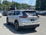 Used 2024 Nissan Rogue SV image 4