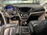 Used 2022 Chrysler Pacifica Touring-L image 4