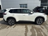 Used 2023 Nissan Rogue SV image 2