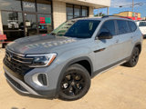 Used 2024 Volkswagen Atlas Peak Edition SE image 3