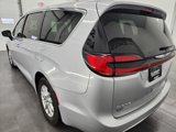Used 2023 Chrysler Pacifica Touring-L image 6