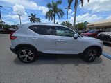Used 2020 Volvo XC40 T5 Inscription image 2