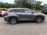 Used 2017 Toyota Highlander XLE image 4