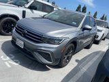 Used 2022 Volkswagen Tiguan SE image 2