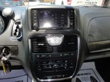 Used 2014 Chrysler Town & Country Touring image 6