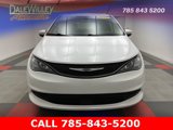 Used 2022 Chrysler Voyager LX image 2